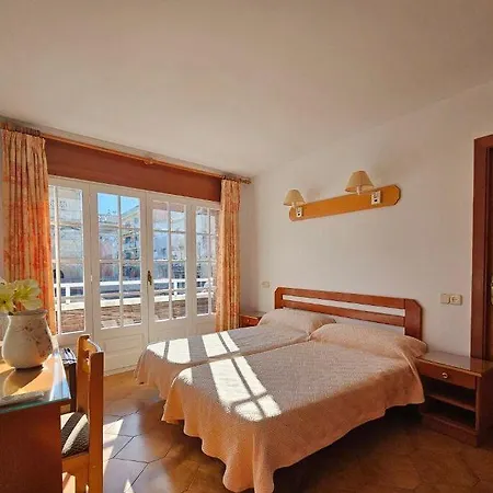 ゲストハウス Blue Spot マルグラット・デ・マル